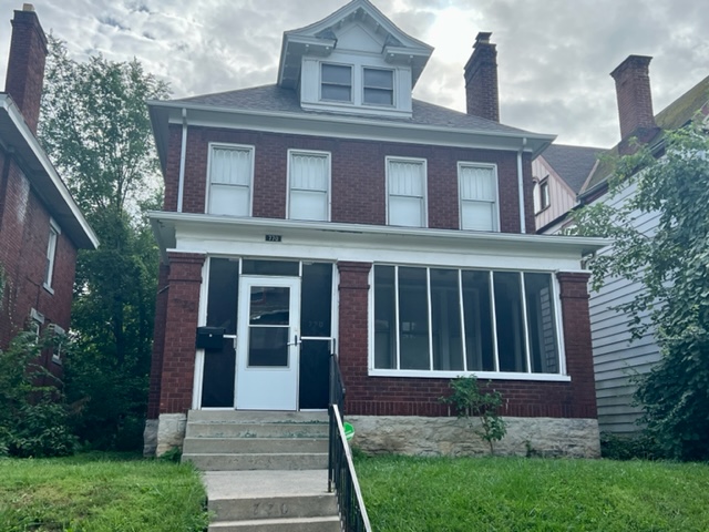 770 Linwood Ave